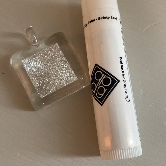 Glass necklace. - Picture 4 of 4